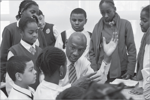 GEOFFREY CANADA center The founder and long-time leader of the Harlem - photo 10