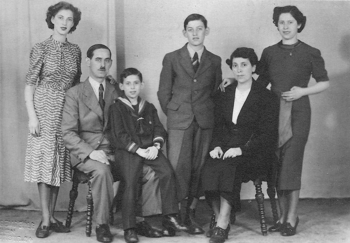 The Kleinmann family in April 1938 From left Herta Gustav Kurt Fritz - photo 2