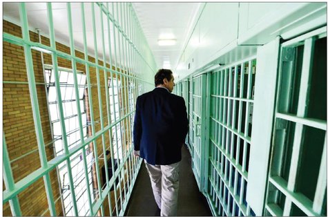 Governor Andrew Cuomo flew to the prison within hours to examine the cells and - photo 12