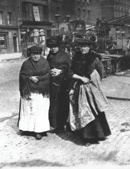 Three East End women c1900 Jack the Rippers victims were largely women in - photo 18