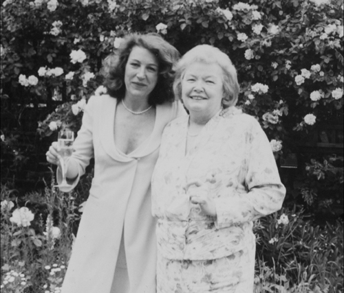 Marie with her mother Rosemarie Colvin at her wedding to Juan Carlos Gumucio - photo 4