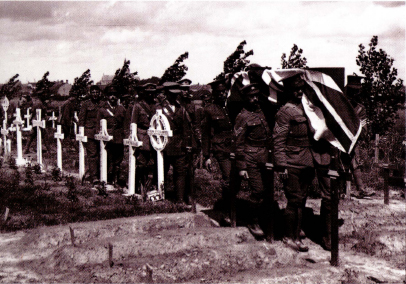 Military funeral at Poperinghe in August 1917 Lad with the merry smile and - photo 5