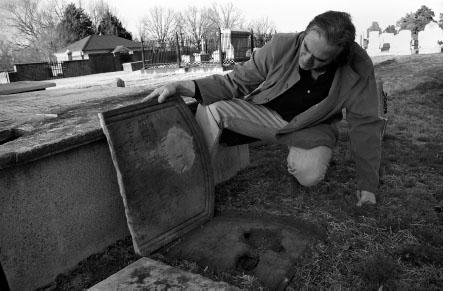 The author discovers the grave of Hiram Haines in Blandford Cemetery It has - photo 2