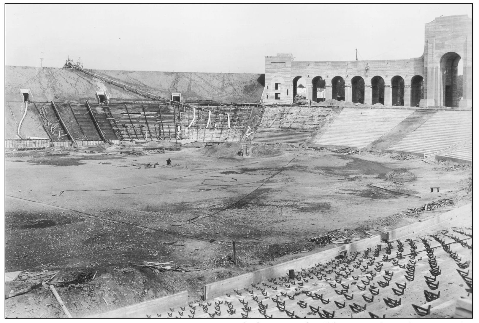 LOOKING TOWARD THE NORTH SIDE 1923 With the Peristyle all but complete the - photo 8