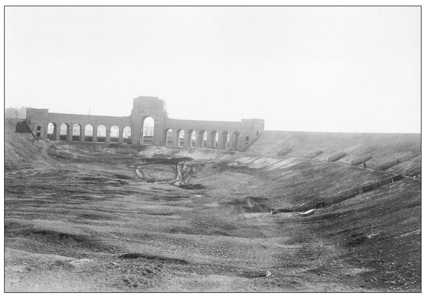 A VIEW OF THE ARCHES 1921 With no workers present the abandoned site almost - photo 14