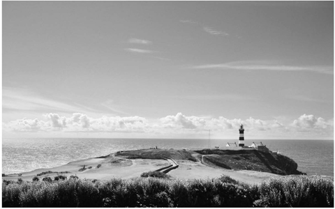 1 The Old Head of Kinsale and its prominent lighthouse 2 Memorial in Cobh - photo 3