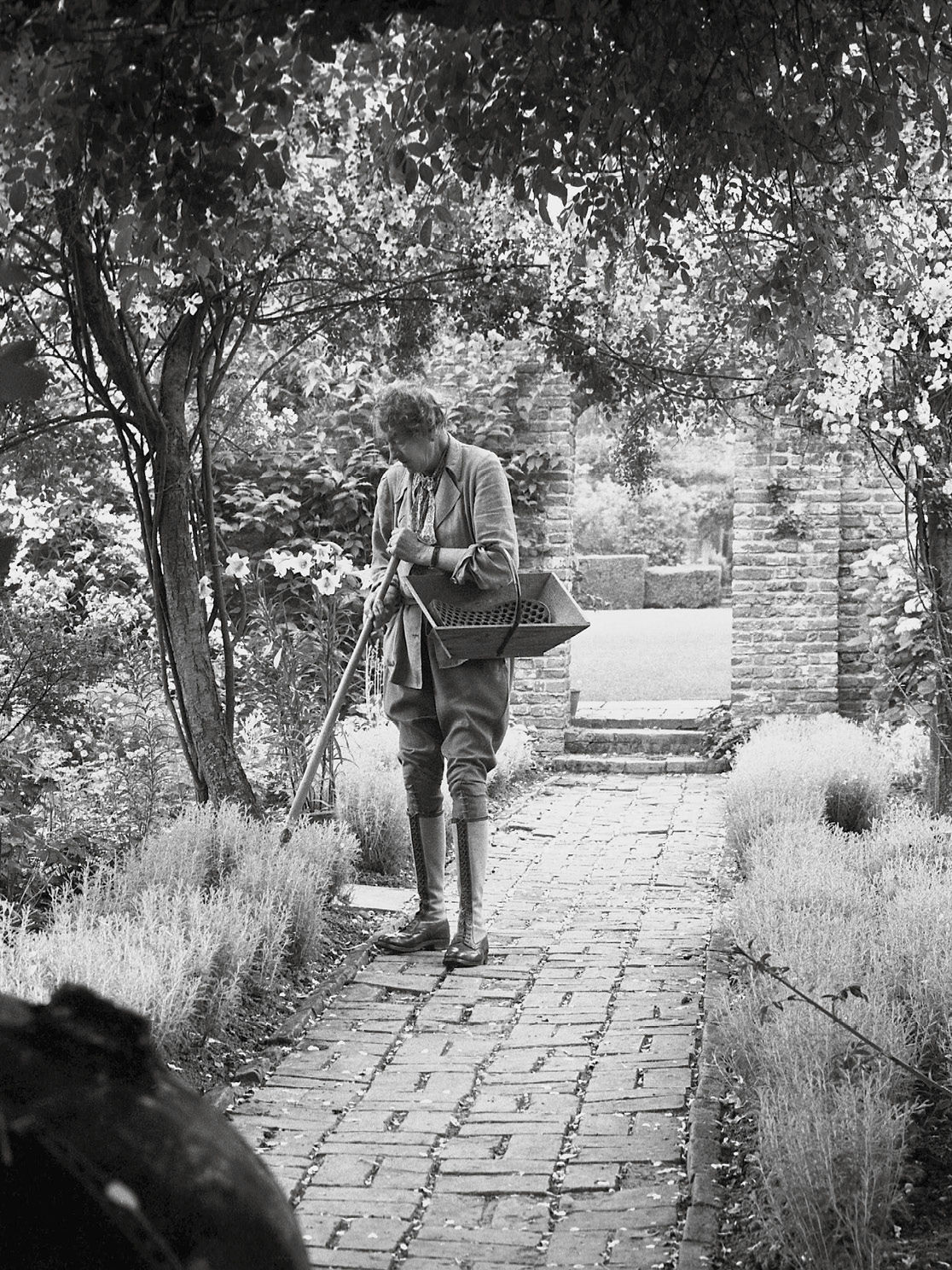 Vita Sackville-West created the famous garden at Sissinghurst in Kent in the - photo 5