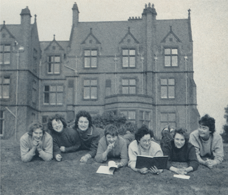 Medical and dental students on the bank outside Riddel spring 1960 E Murray - photo 2