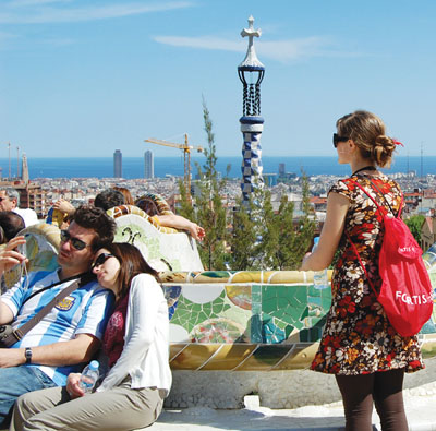 SAGRADA FAMLIA TOUR Architect Antoni Gauds most famous and awe-inspiring work - photo 1