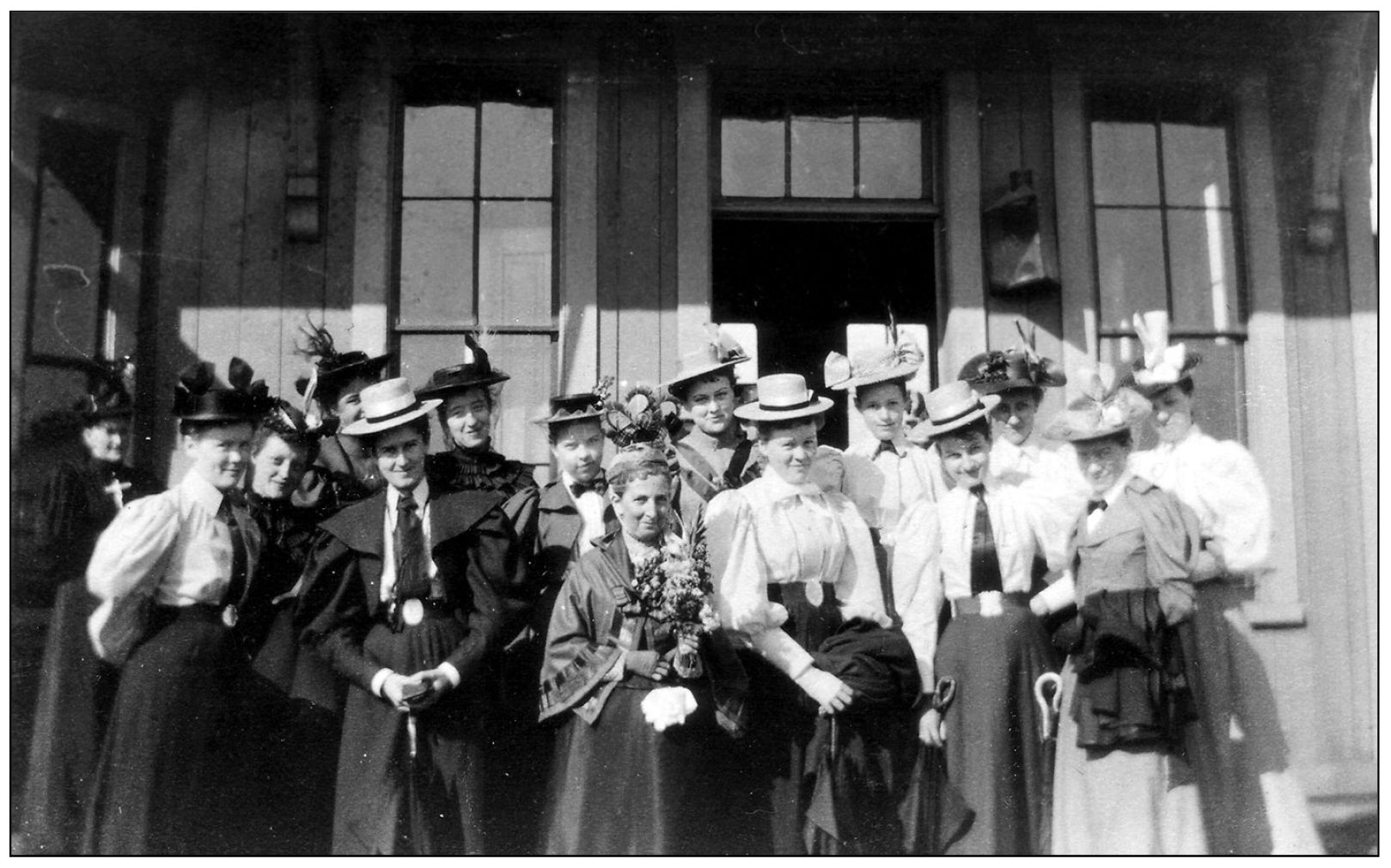 GATHERING IN FRONT OF DEPOT In the Victorian era women were advised to avoid - photo 7