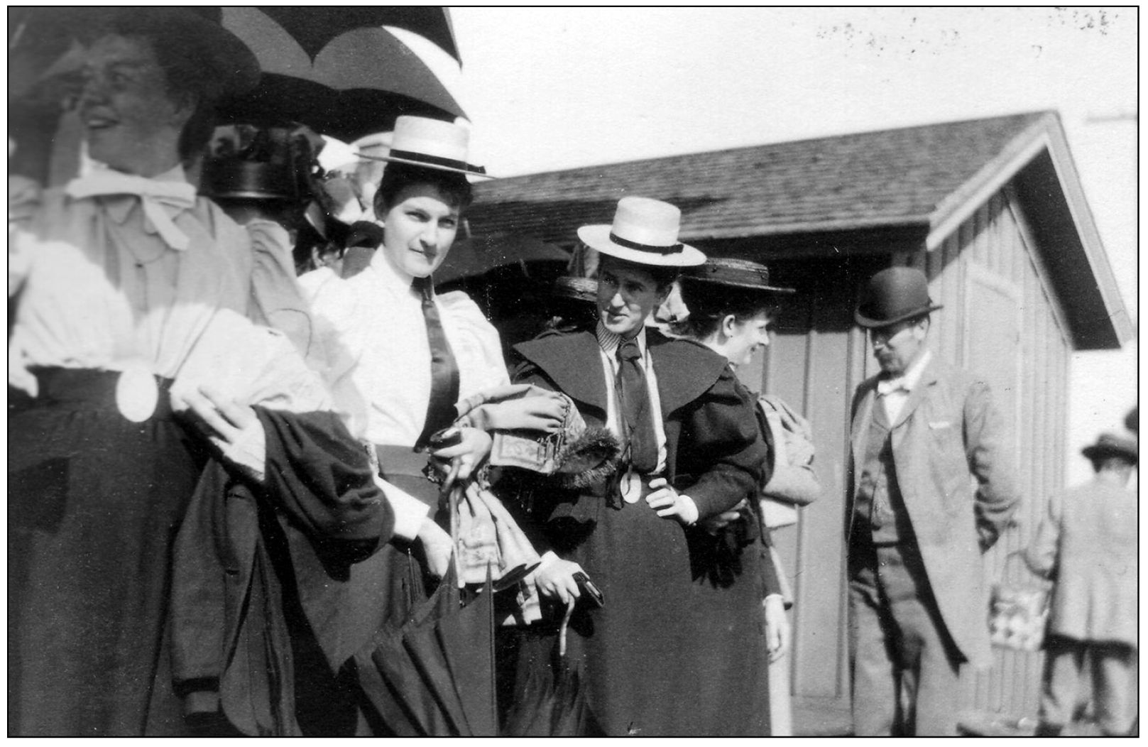 GATHERING IN FRONT OF DEPOT In the Victorian era women were advised to avoid - photo 8