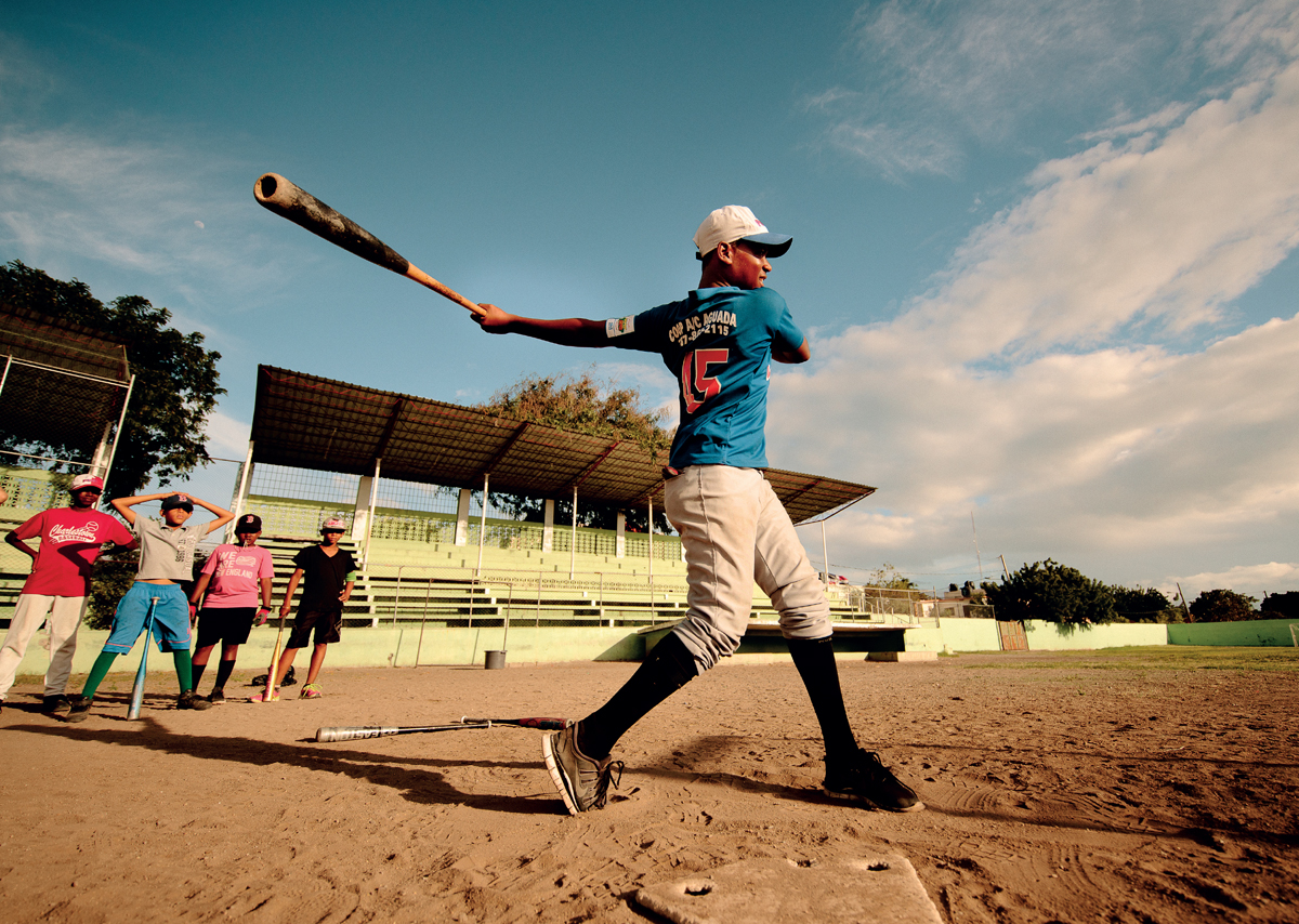 Estadio Luis Mara Herrera Ban Dominican Republic contents Chalking home - photo 5