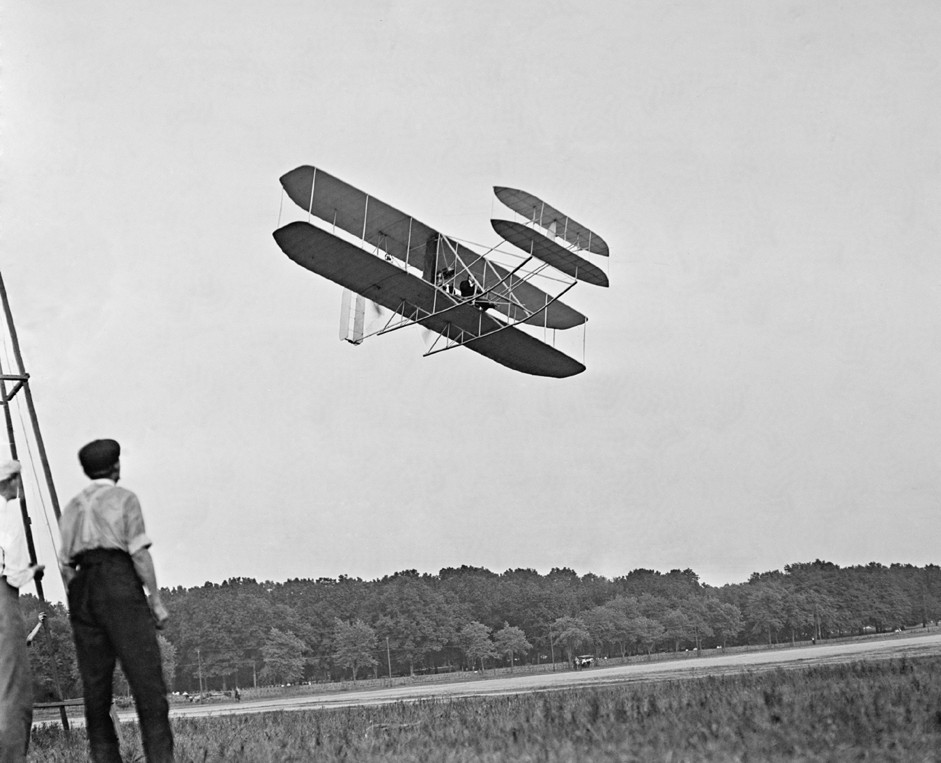 ON DECEMBER 17 1903 Wilbur and Orville Wright made the United States the - photo 5