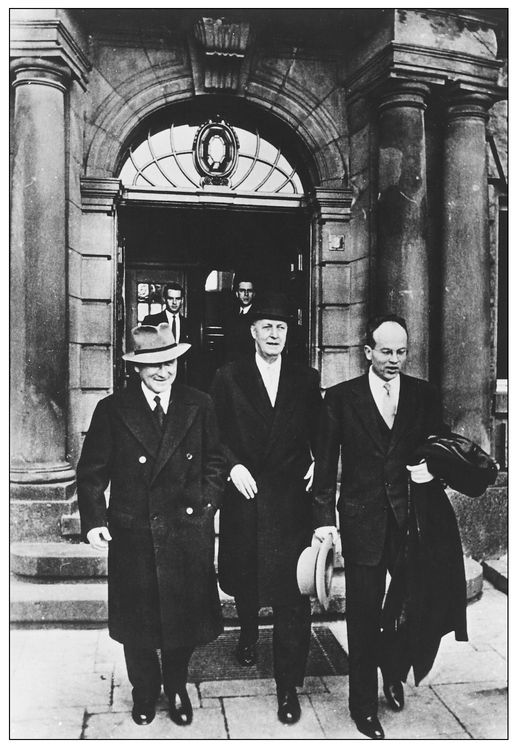 Jean Monnet David Bruce William Tomlinson Theo Mey courtesy of the - photo 2