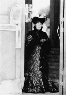 Elisabeth poses in the doorway of Villa Silberblick which was redesigned by - photo 25