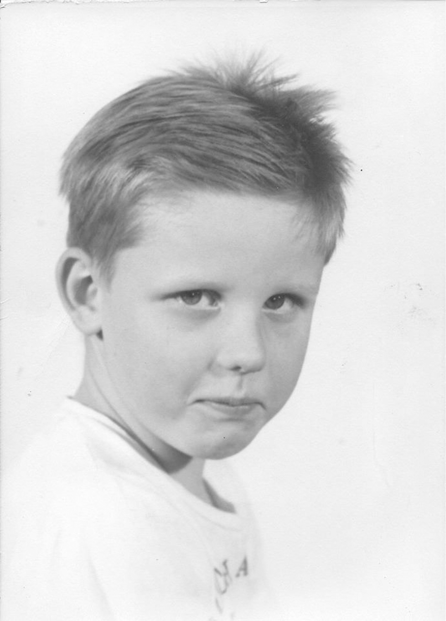 Me at the ripe old age of six I N 1946 when I was almost two years old Dad - photo 7