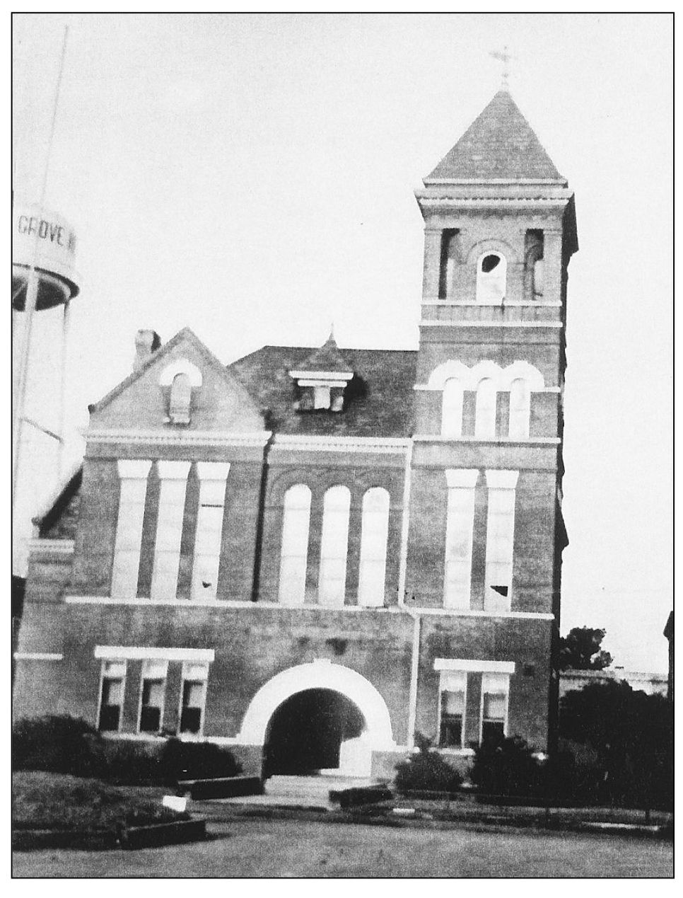 The second courthouse built in 1899 stood where the present building is - photo 4