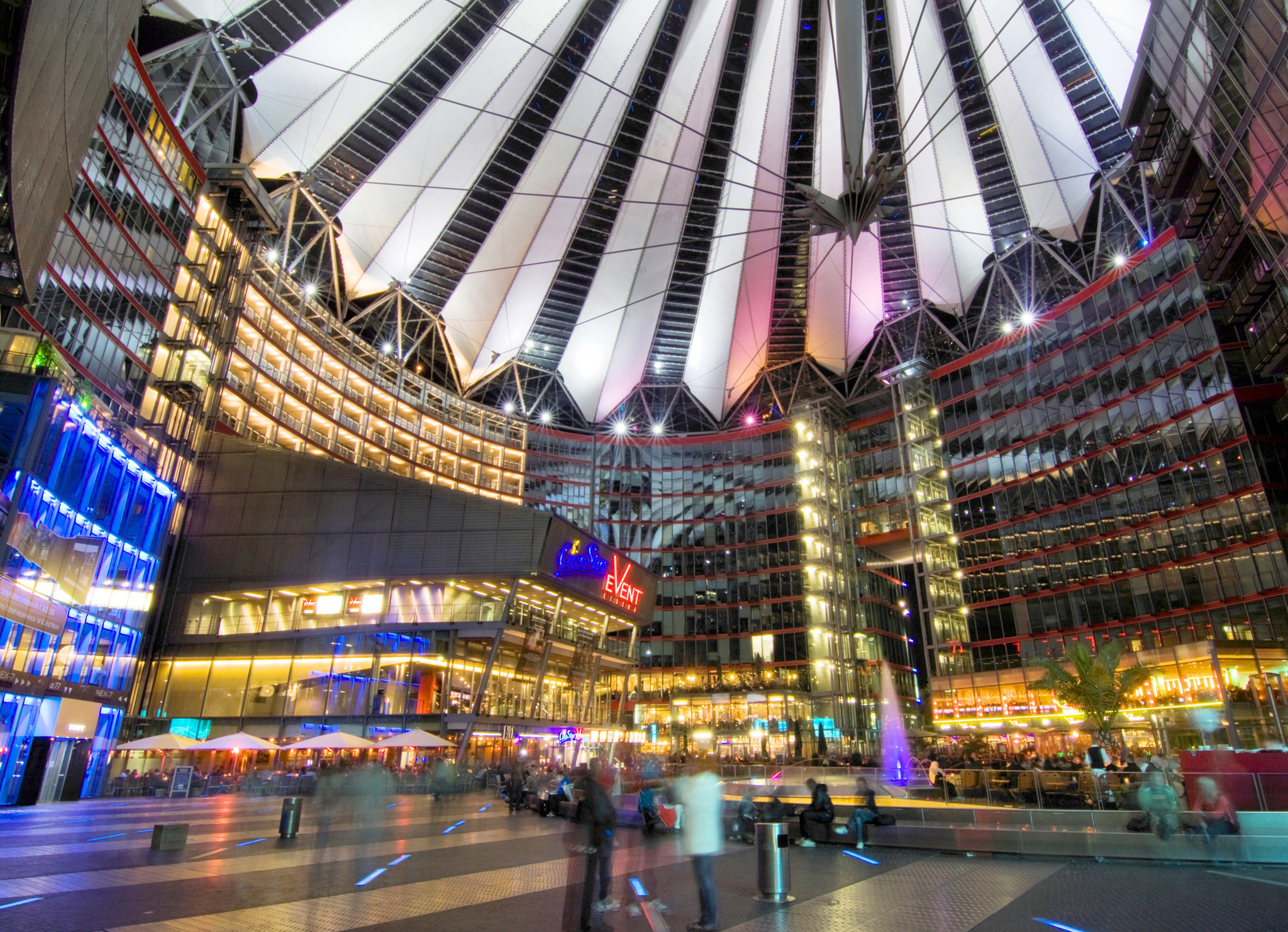 Potsdamer Platz untouched for nearly 50 years in rubble has now been - photo 15