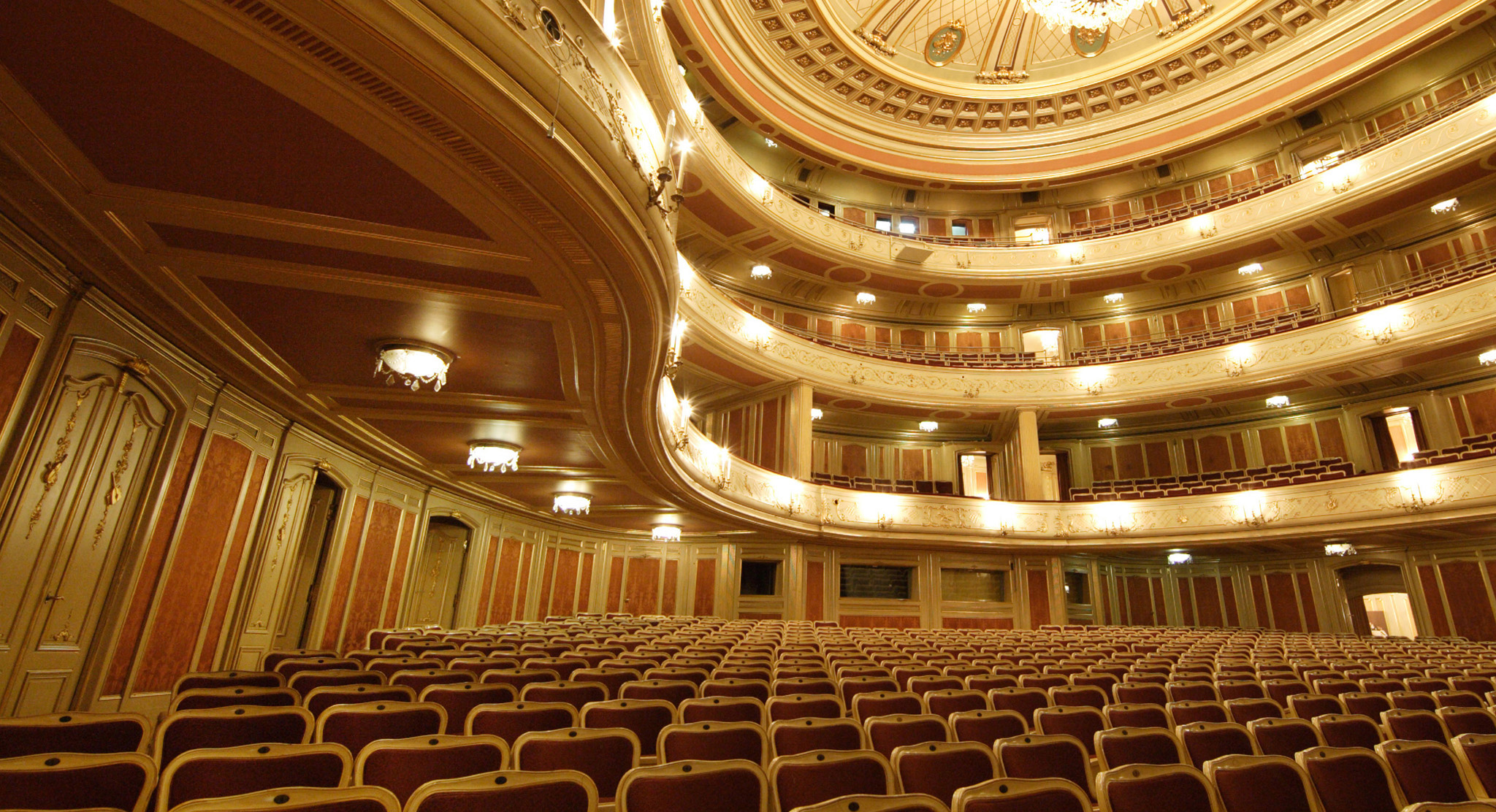 The grand auditorium of the Berlin Staatsoper Unter den Linden Top 10 Berlin - photo 16