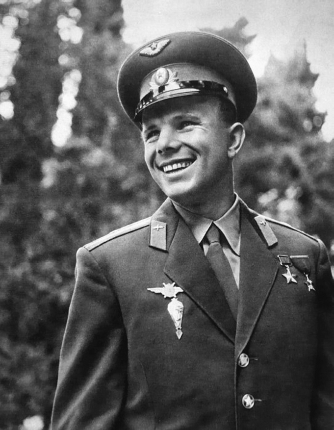 Figure 11 Yuri Gagarin cosmonaut tough movie star handsome And what - photo 2