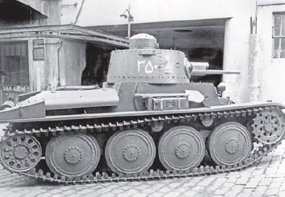 The ancestor of the PzKpfw 38t was the TNH light tank with 50 manufactured - photo 3