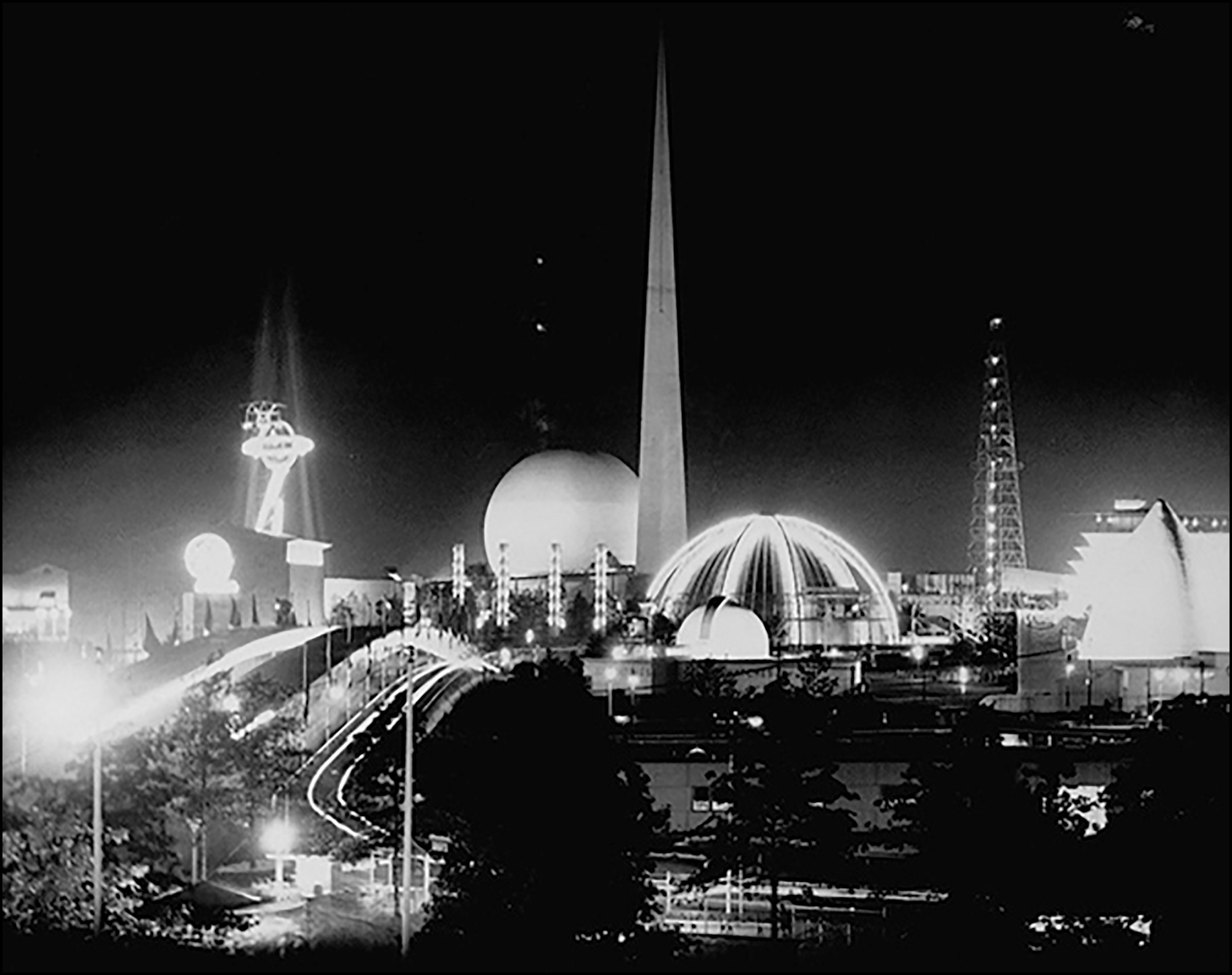 A night view of the 1939 New York Worlds FairWorld of Tomorrow CHAPTER 1 War - photo 5