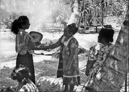 Darlene left on Bokanake Island Jaluit Atoll 1992 Darlene Keju Pacific - photo 1