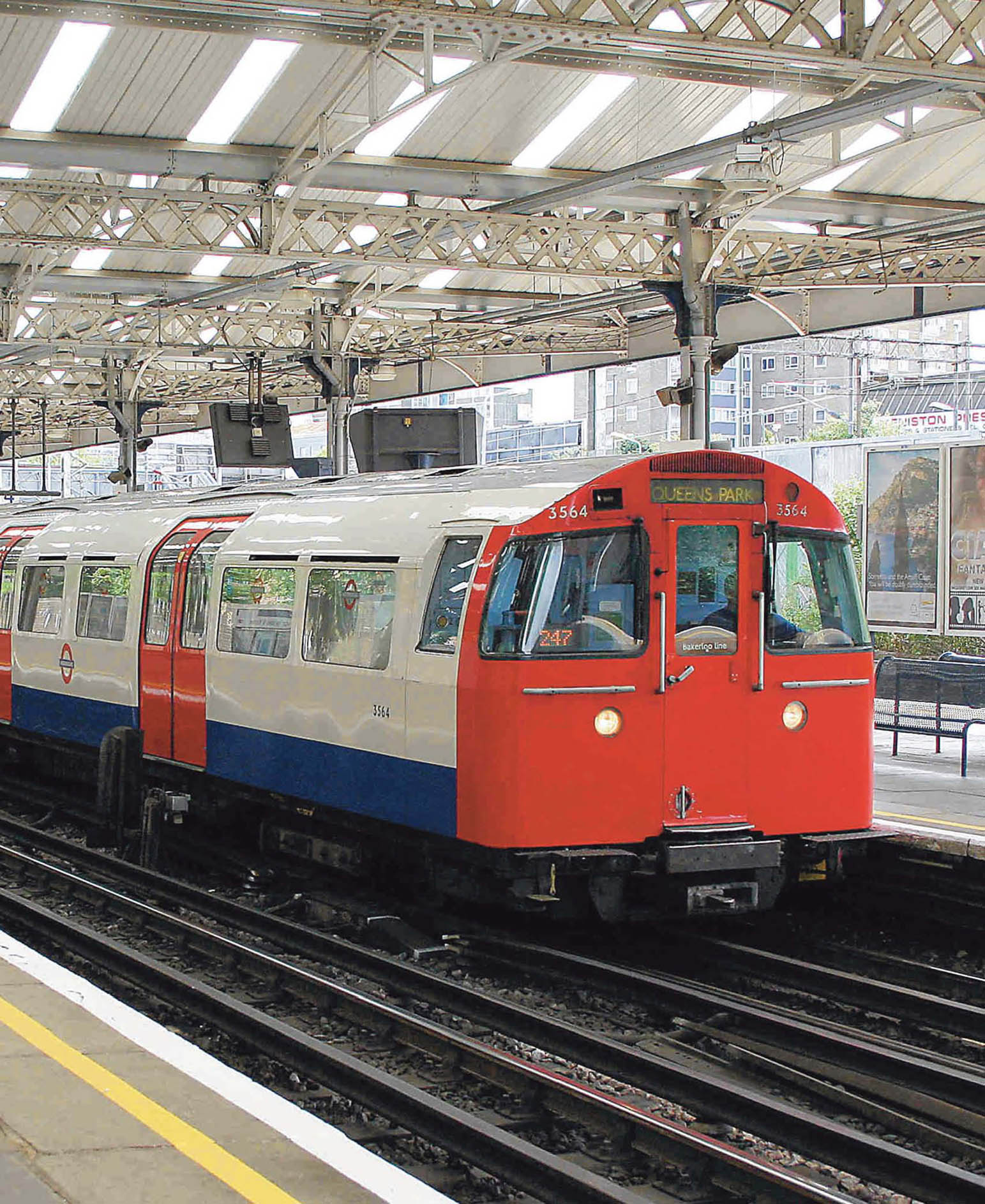 London Underground Electric Train - image 1