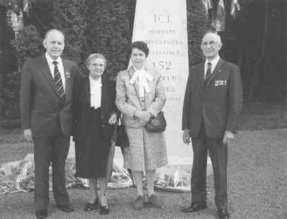 Charles Weir left at the Frteval memorial with the gendarme Omer Jubault and - photo 22