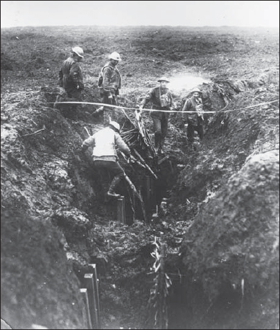 Australians improving poor German trenches at the Maze Le Barque on the - photo 2