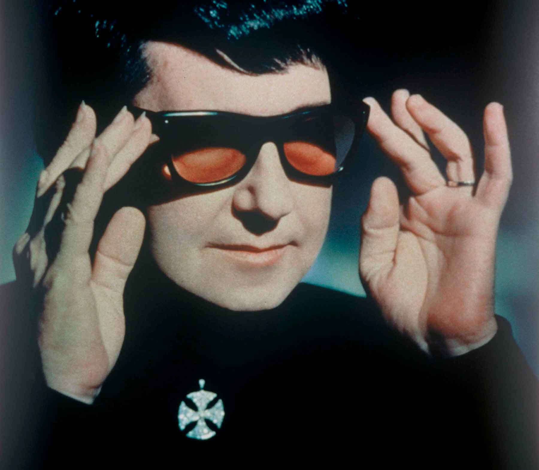 Roy Orbison photographed by Sheila Rock in 1987 For Roy Barbara and - photo 2