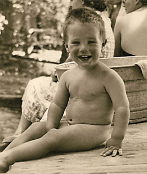 Me in 1938 Im told I was always laughing as a baby Mom stepping out in - photo 16