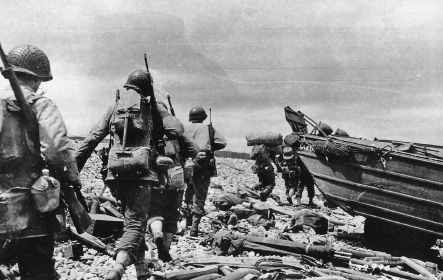 A section of men that has just landed in Ruquet in St Laurent sur Mer on the - photo 2