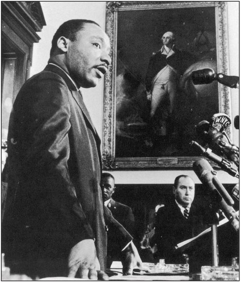 Martin Luther King Jr prominent member of Alpha Phi Alpha addresses New - photo 5