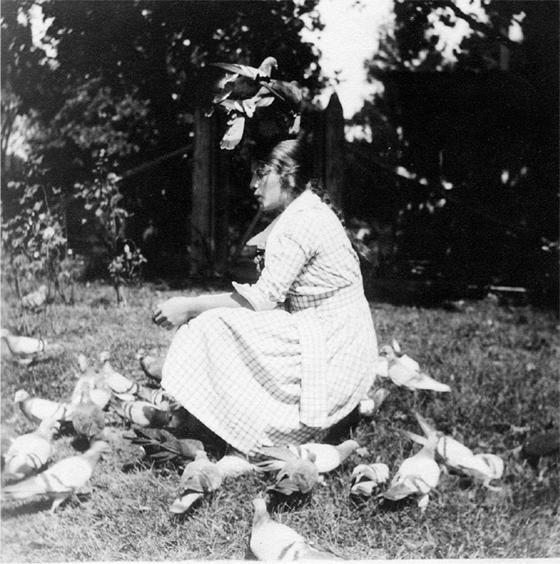 Virginia with pigeons Virginia and John loved spending time on the farm There - photo 13