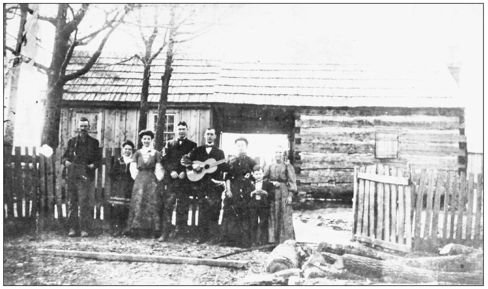 A SPECIAL OCCASION On an April day in 1909 an unidentified family gathers - photo 4