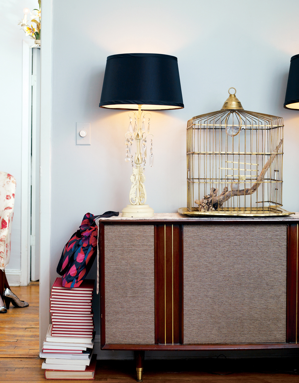 Indirect light is crucial The double lamps on the small vintage record cabinet - photo 10