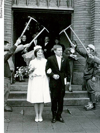 Barbara and Peter Haag on their wedding day 18 December 1965 in Ehingen - photo 11