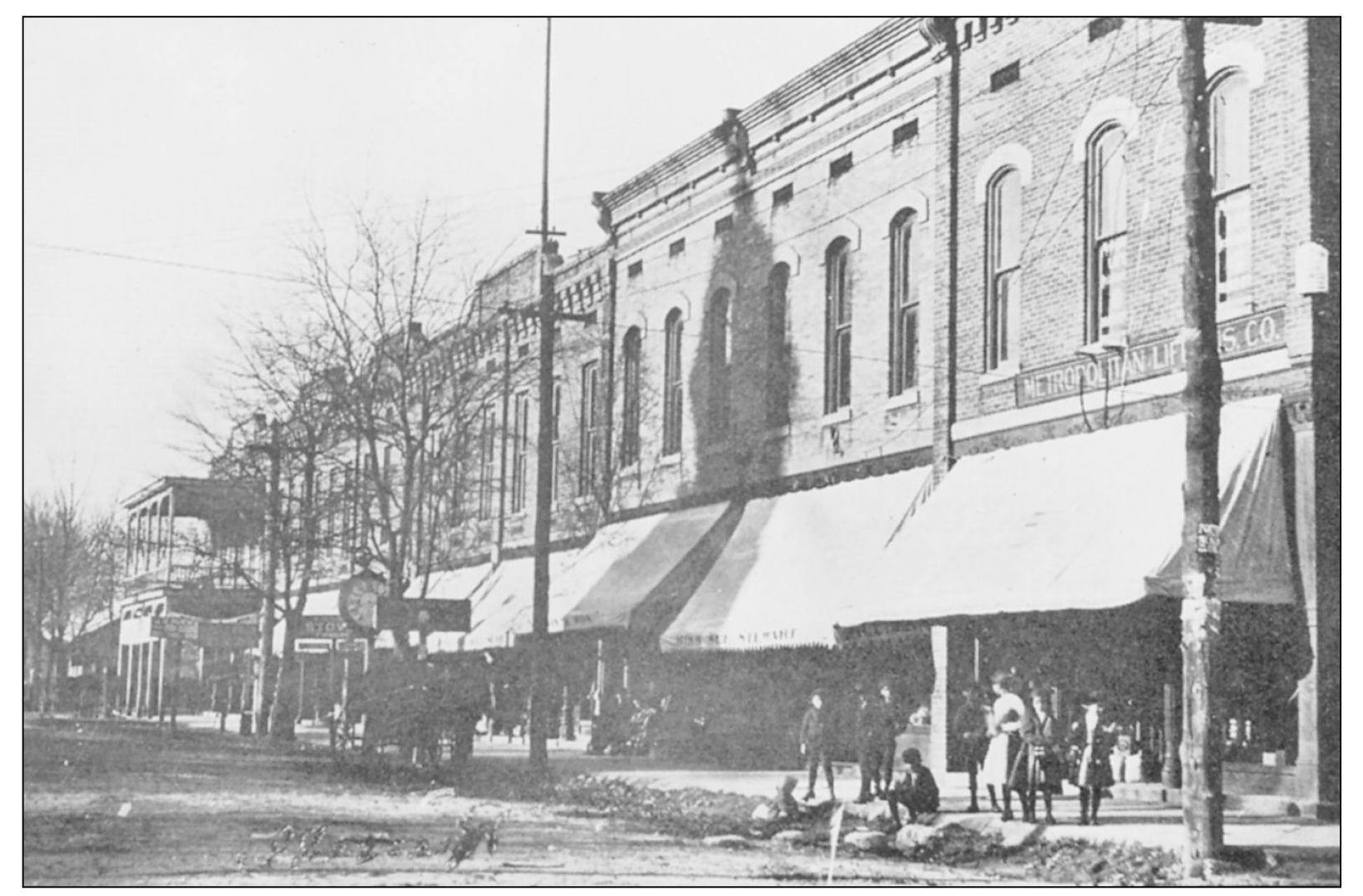 North later Second Street is the northern border of the courthouse square - photo 8