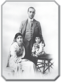 Indira as a baby with her parents Within two years of Indiras birth the - photo 15