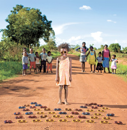 Galimberti Gabriele - Toy stories: photos of children from around the world and their favourite things