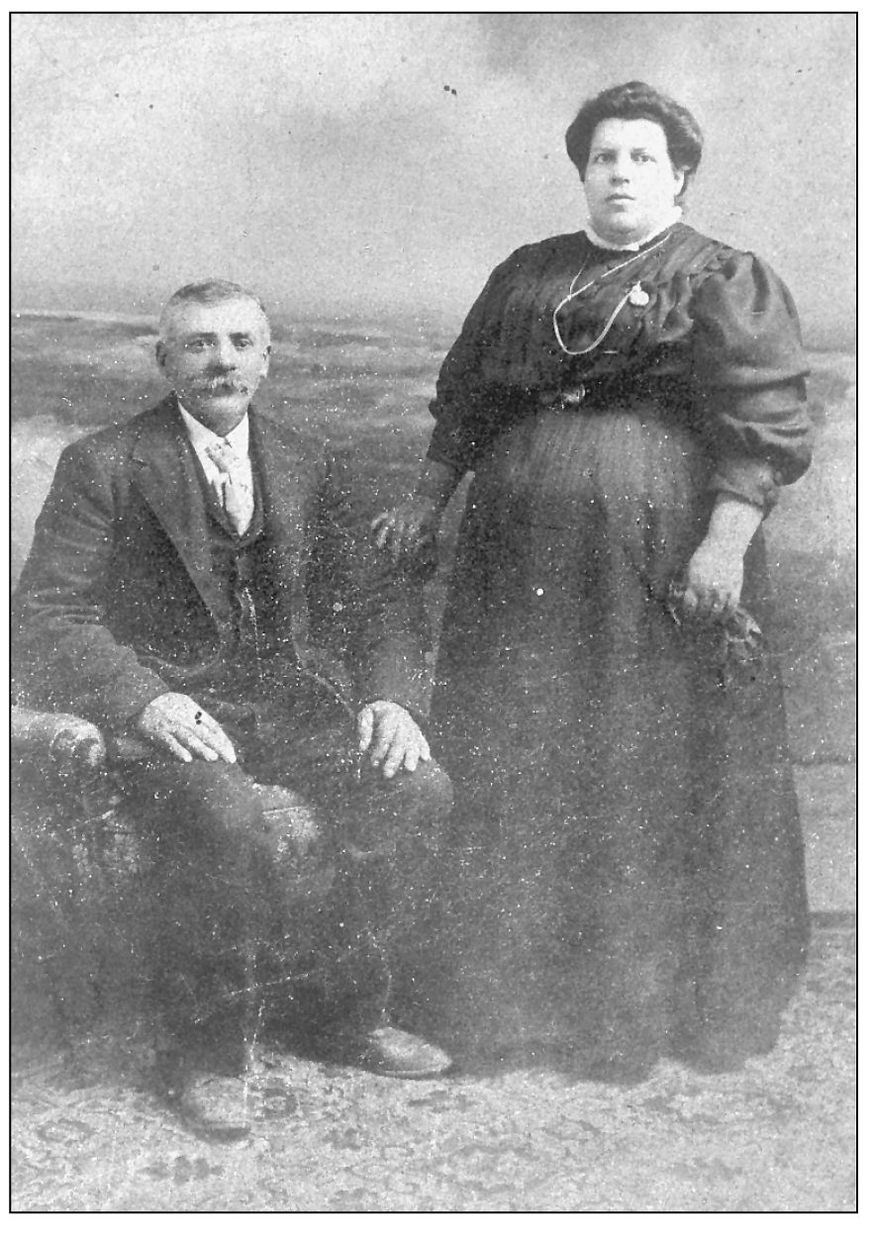 FRANCISCO J LUIZ LEWIS IN LATER YEARS WITH HIS SISTER ANNA Frank Lewis at - photo 5