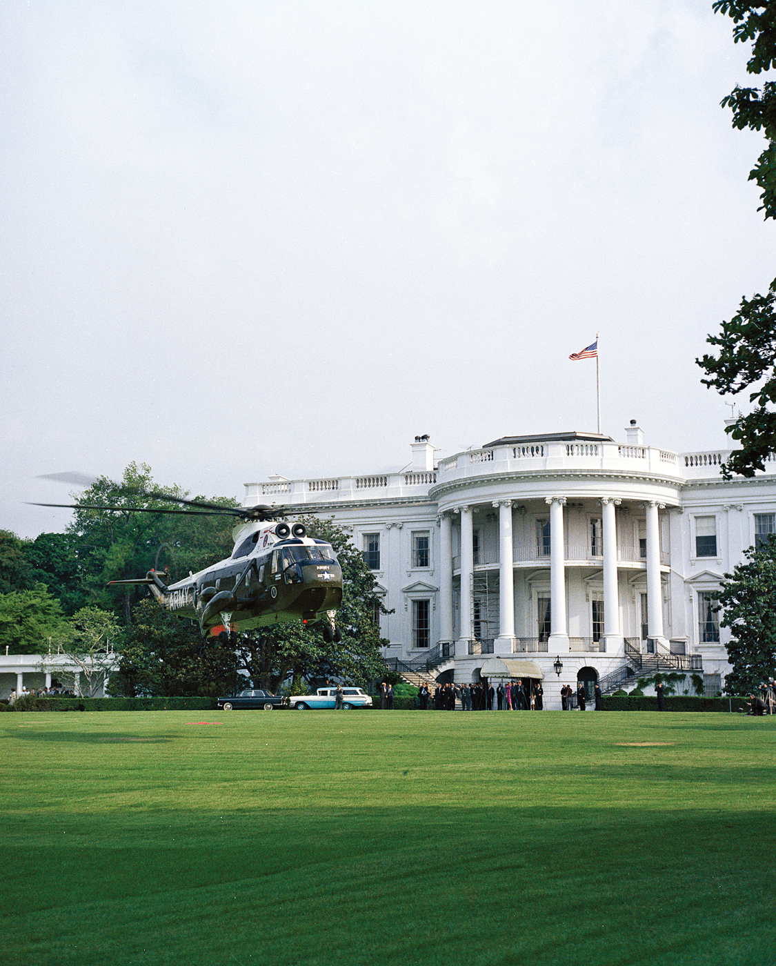 1 Leaving the White House T he day we left for Texas begins like countless - photo 5