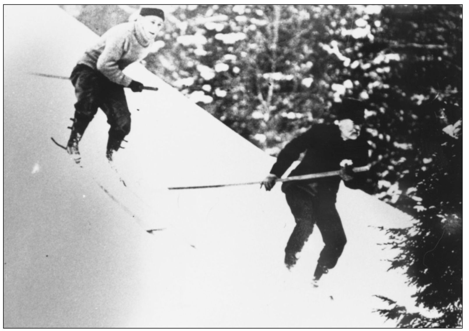 Dr F Lawton leads Fred H Harris at speed on a slide near Brattleboro - photo 3
