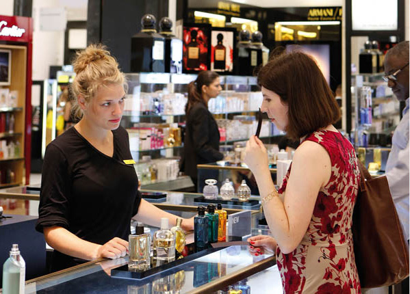 Shoppers Shop exhaustively on Oxford Street Lydia EvansApa Publications - photo 12