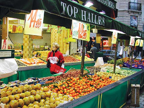 Parisians shop with their noses and buy foods in season Try it Sniff the - photo 8