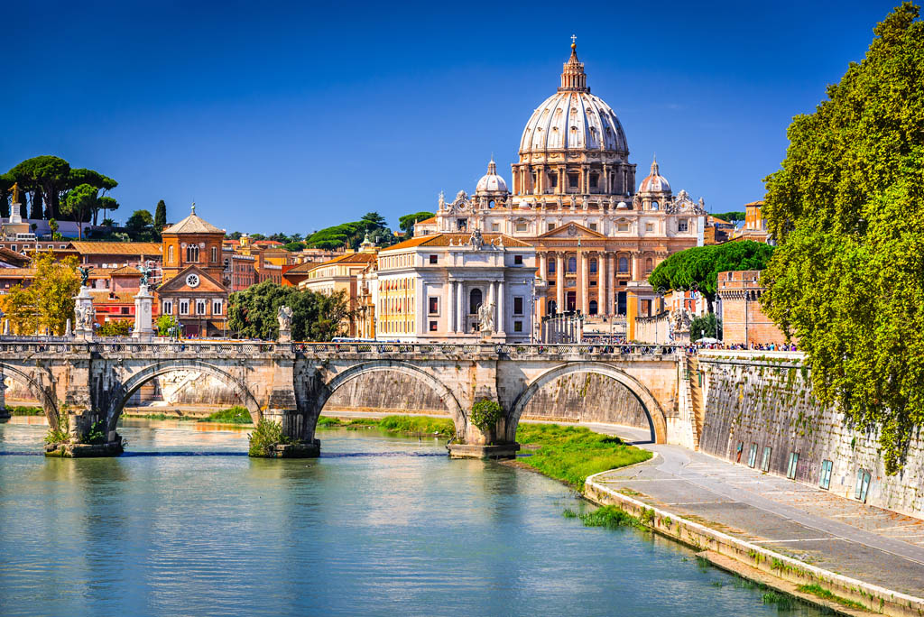 CGE2010 SHUTTERSTOCK Rome Top Sights Romes iconic ancient - photo 4