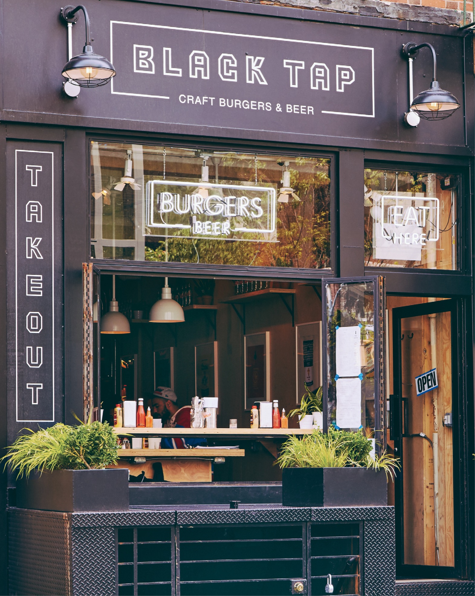 INTRODUCTION Black Tap may be a modern restaurant born in the Instagram age - photo 8