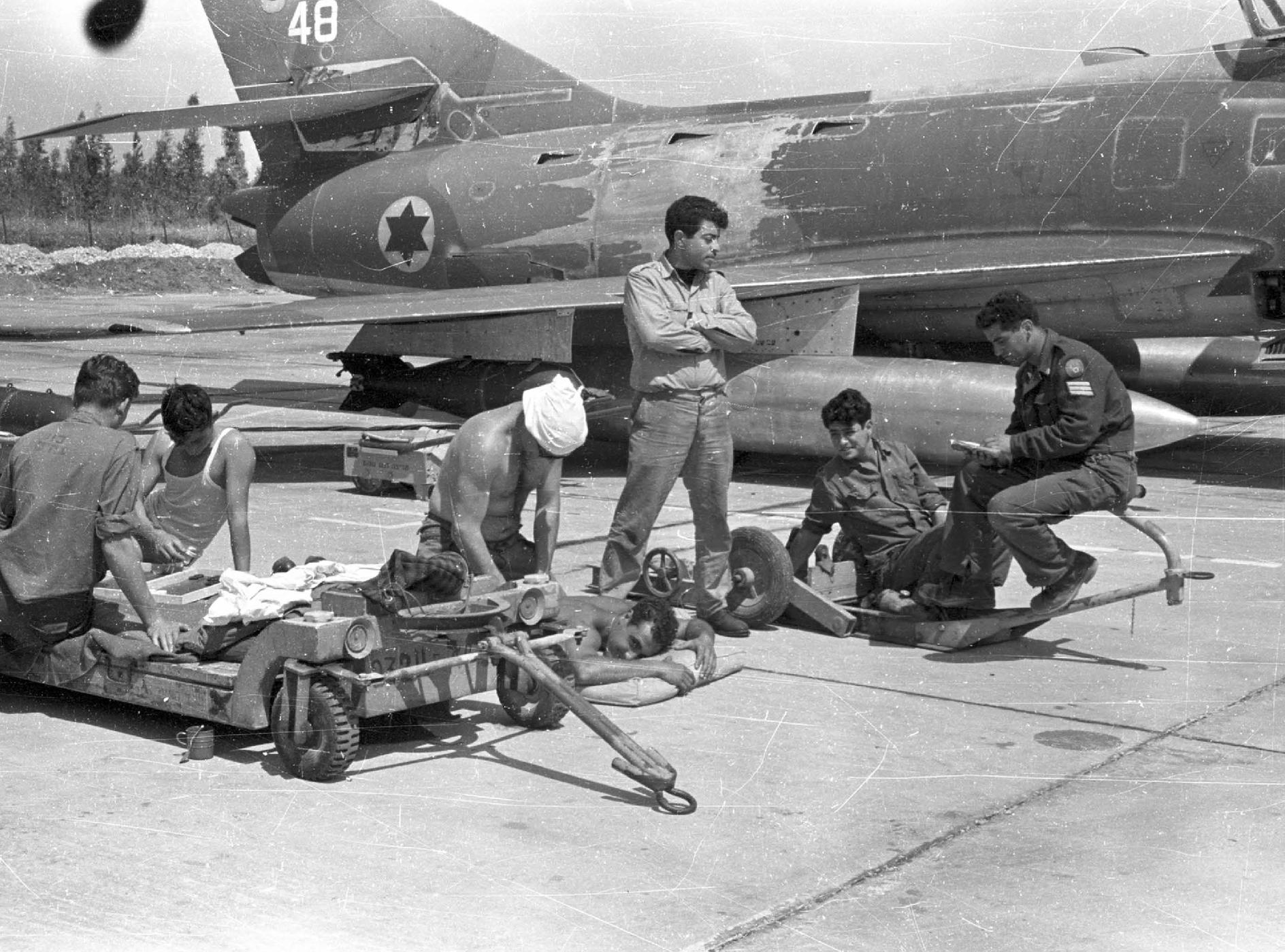 The IAF mobilized a total of 10983 reservists from May 18 to 26 1967 - photo 7