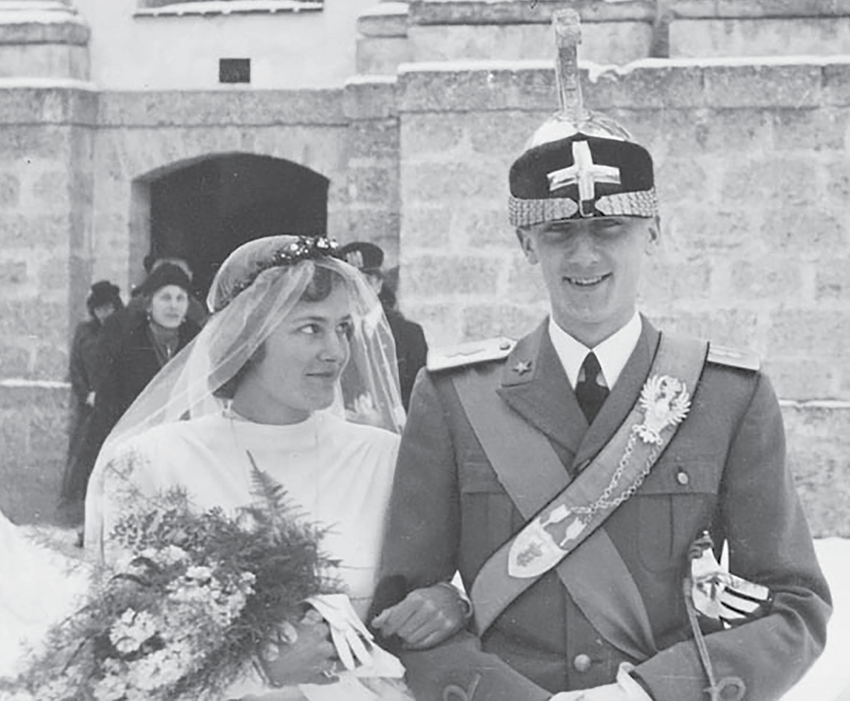 Fey and Detalmo celebrate their wedding at Ebenhausen January 1940 Fey and - photo 17